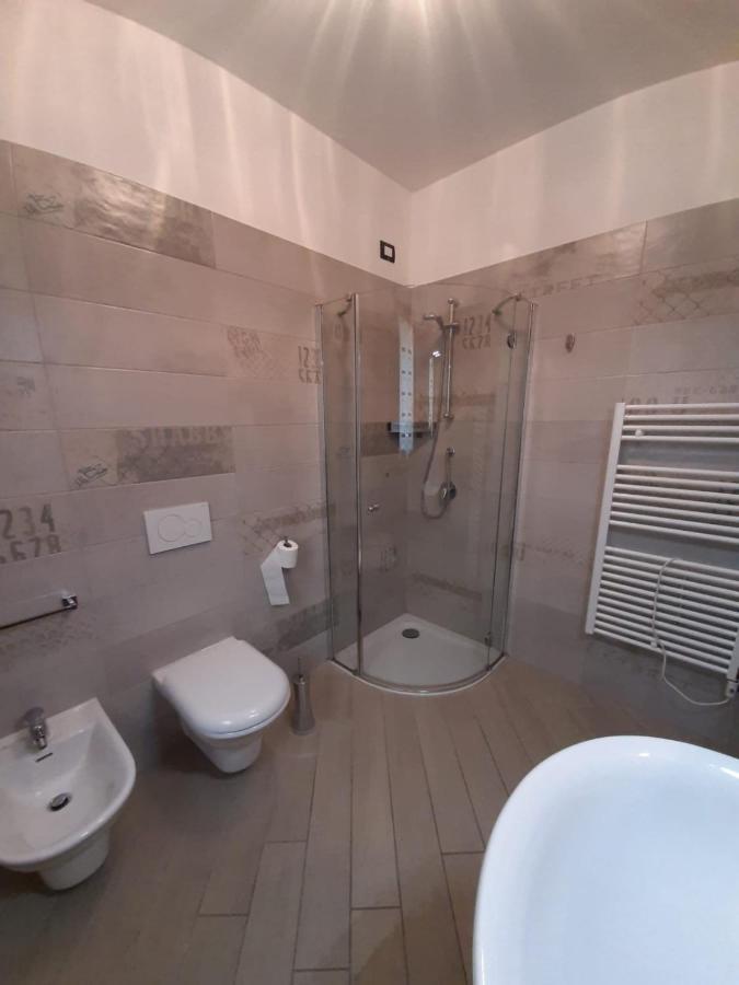 Bmp Apartment Deluxe 2 Jacuzzi Riscaldata Privata Vista Lago Di Garda Бренцоне-суль-Гарда Екстер'єр фото