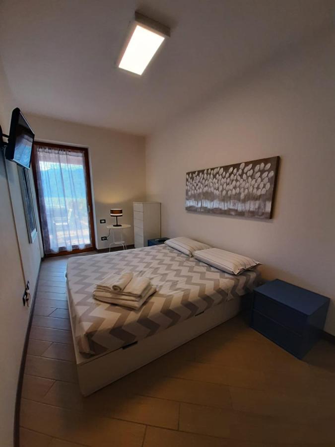 Bmp Apartment Deluxe 2 Jacuzzi Riscaldata Privata Vista Lago Di Garda Бренцоне-суль-Гарда Екстер'єр фото