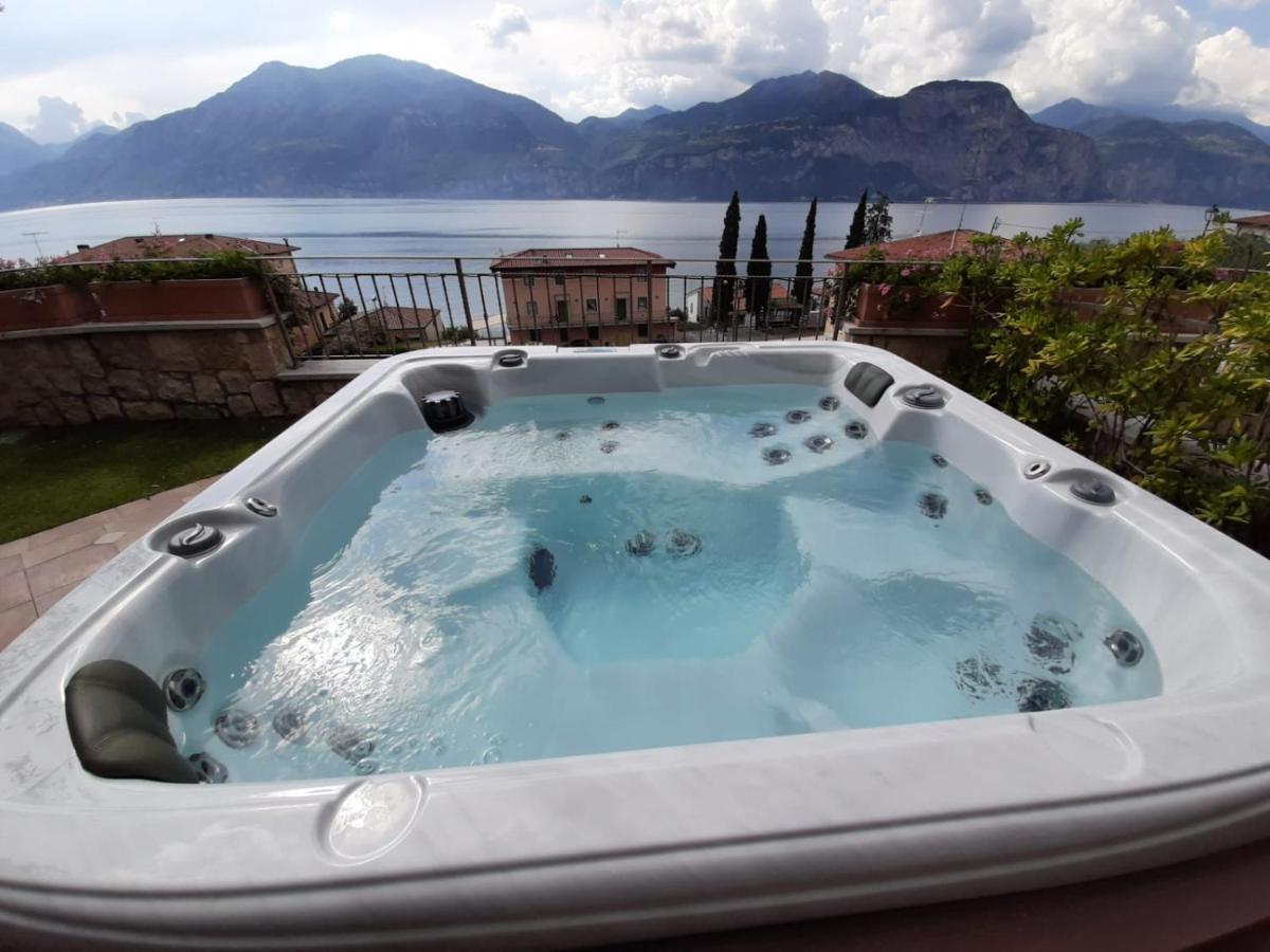 Bmp Apartment Deluxe 2 Jacuzzi Riscaldata Privata Vista Lago Di Garda Бренцоне-суль-Гарда Екстер'єр фото