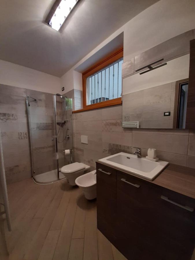 Bmp Apartment Deluxe 2 Jacuzzi Riscaldata Privata Vista Lago Di Garda Бренцоне-суль-Гарда Екстер'єр фото