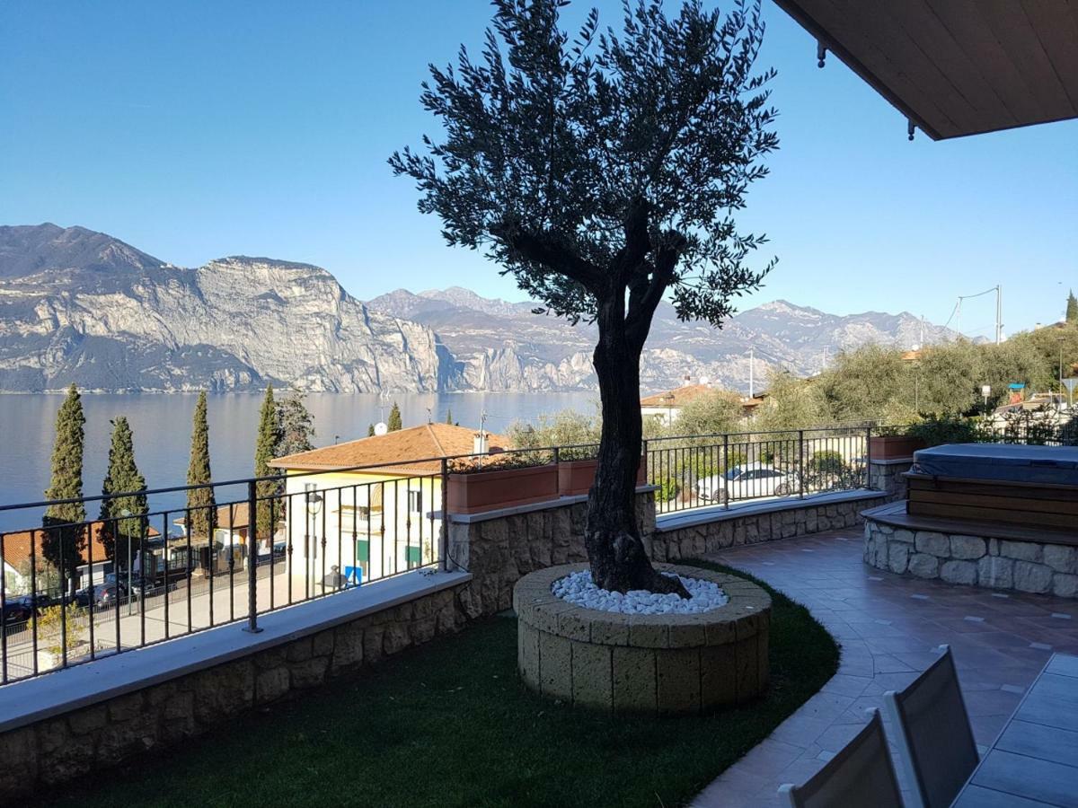 Bmp Apartment Deluxe 2 Jacuzzi Riscaldata Privata Vista Lago Di Garda Бренцоне-суль-Гарда Екстер'єр фото