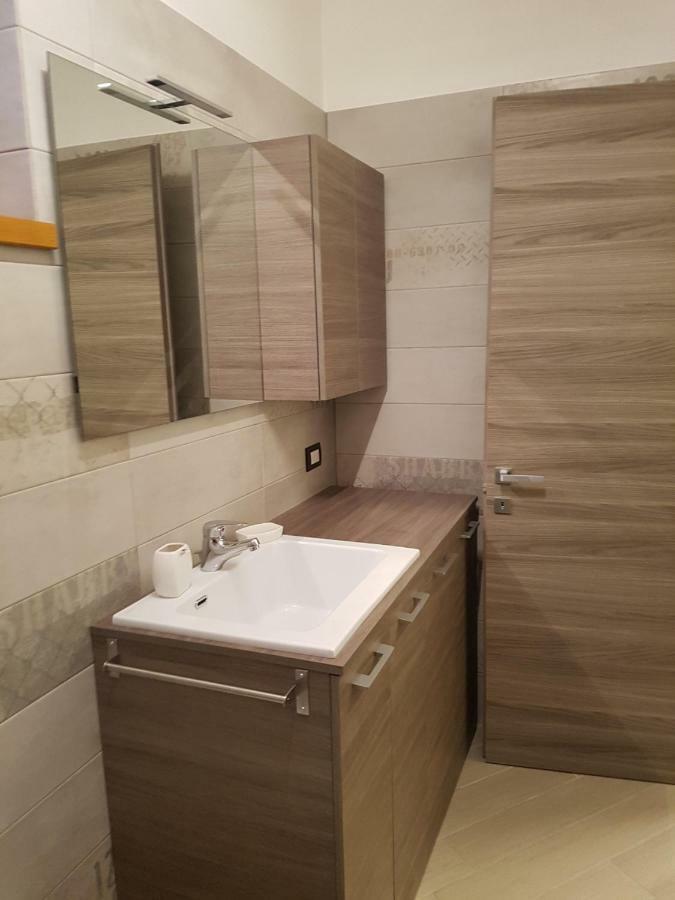 Bmp Apartment Deluxe 2 Jacuzzi Riscaldata Privata Vista Lago Di Garda Бренцоне-суль-Гарда Екстер'єр фото